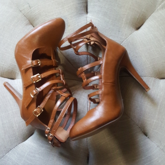 Shoe - Picture 4 of 4